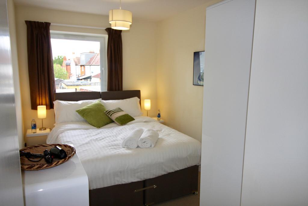 Apartament Amberblue@Epsom Zewnętrze zdjęcie